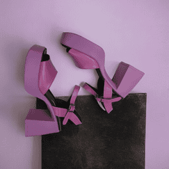 Босоножки цвета фуксия на каблуке