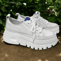 Белые кеды на платформе