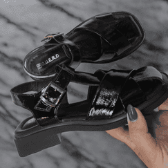 Лаковые рыбацкие сандалии