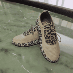 Кроссовки с леопардовыми вставками